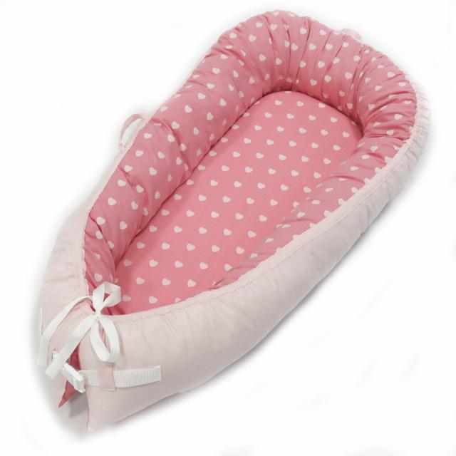 Baby nest bed for newborn and toddlers